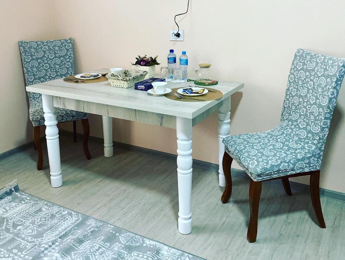 Apart House Turkistan Luaran gambar