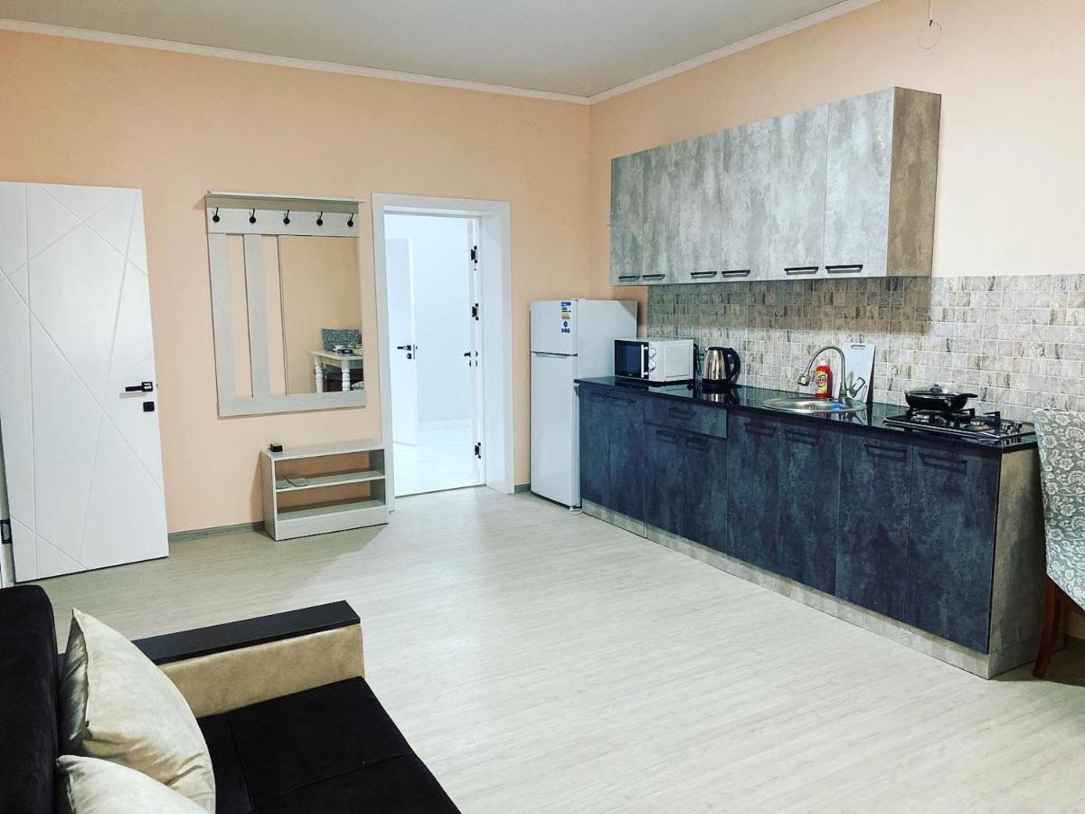 Apart House Turkistan Luaran gambar